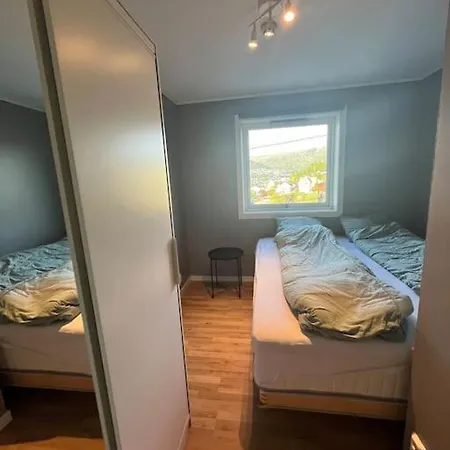 Apartment Central With View *